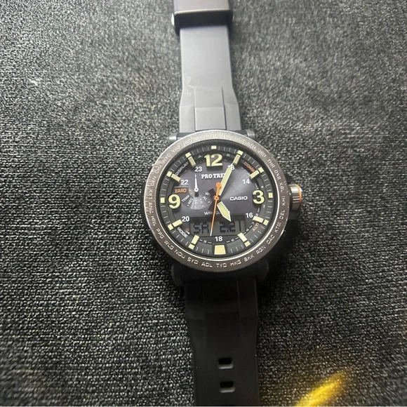 EUC Casio Pro Trek Tough Solar PRG-600 Watch (Black)
